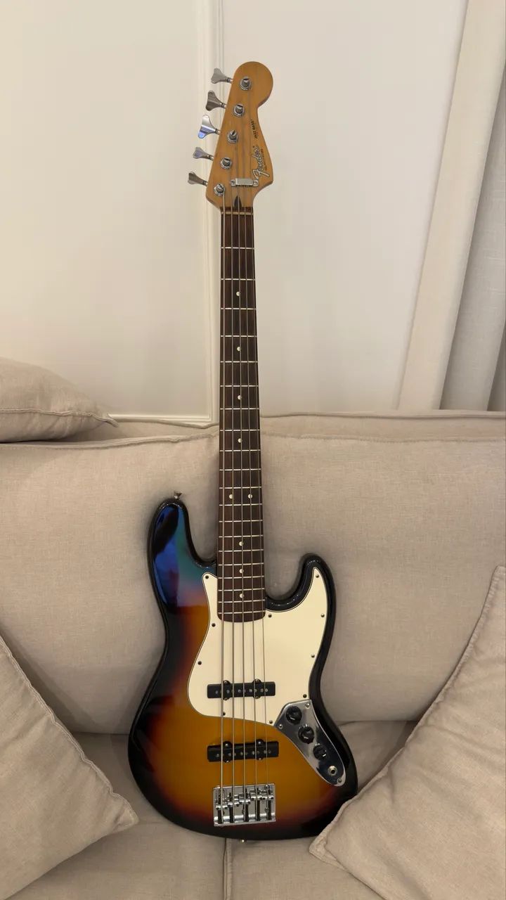 Baixo Fender Jazz Bass 5 cordas - 10x no cartao