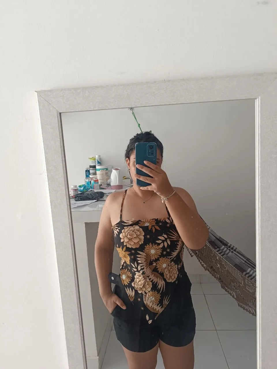 Body floral com shorts preto