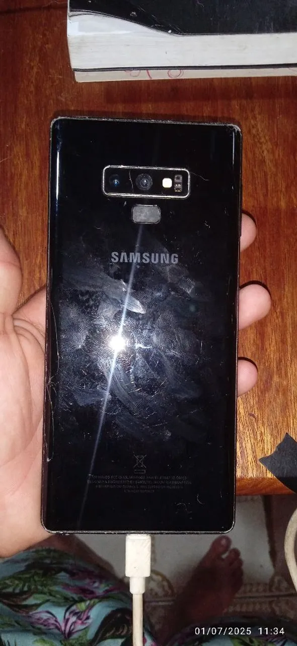 Celular pra retirar as peça tudo boas.