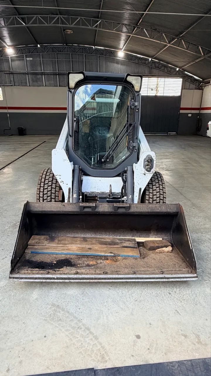 Mini Carregadeira Bobcat S570 2019 - Foto 5