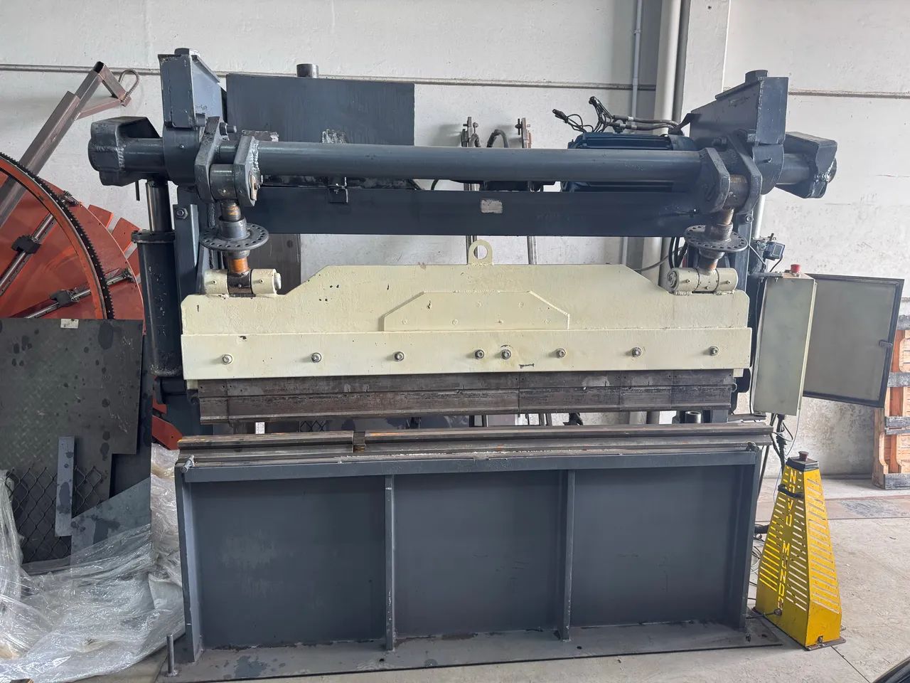 Dobradeira hidráulica 64629253079043120