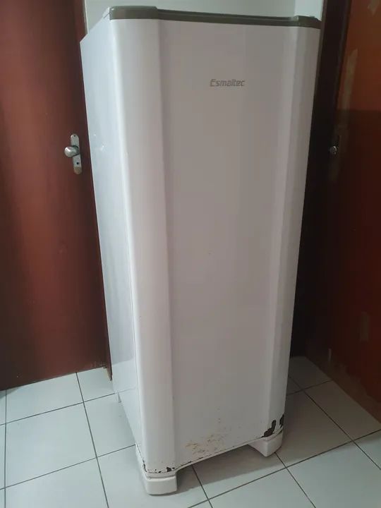 Geladeira esmaltec  - Foto 6