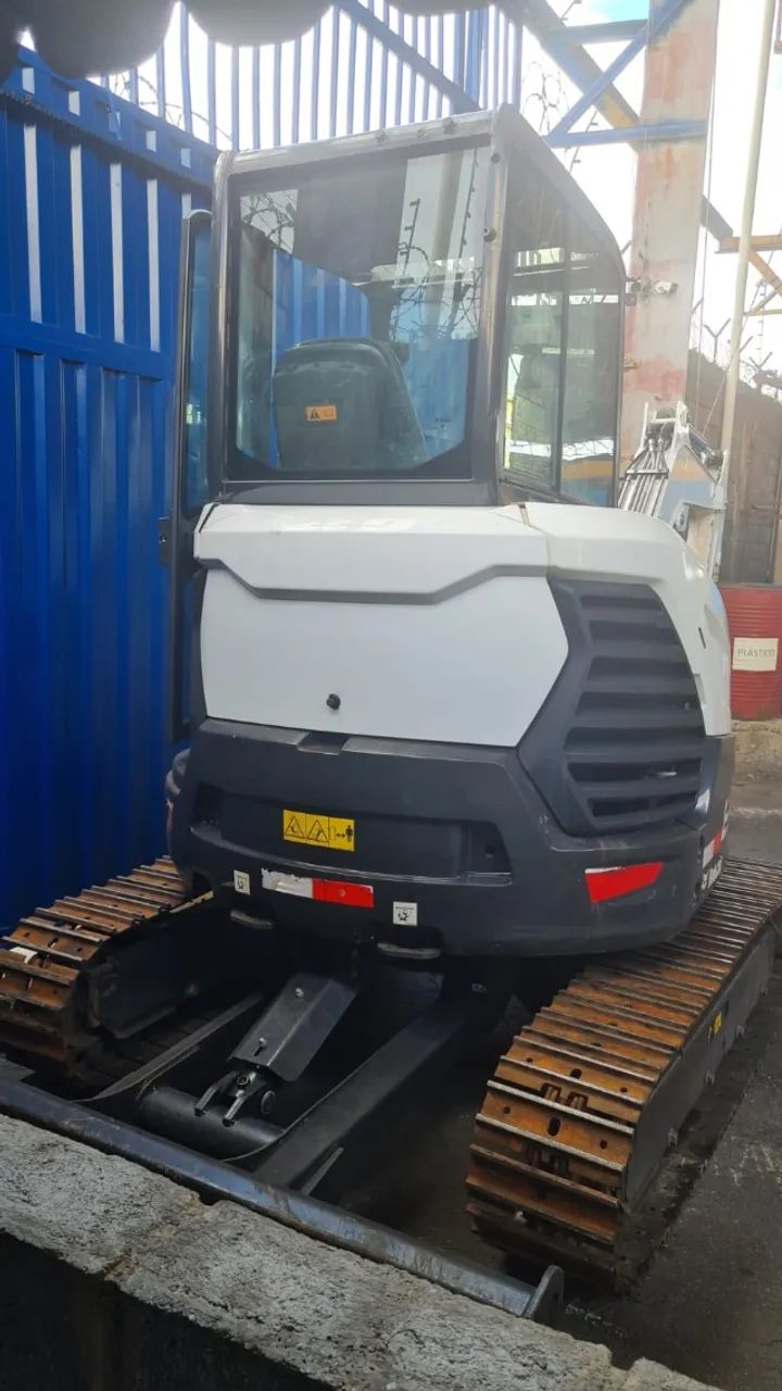 Miniescavadeira Bobcat E35z 2023 645hs Fechada+ar+est Aço - Foto 6