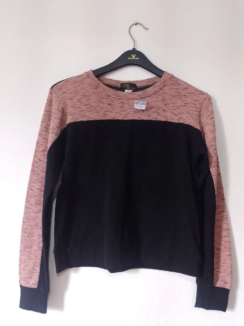 Blusa de Moletom Feminina - Preta e Rosa - tamanho P