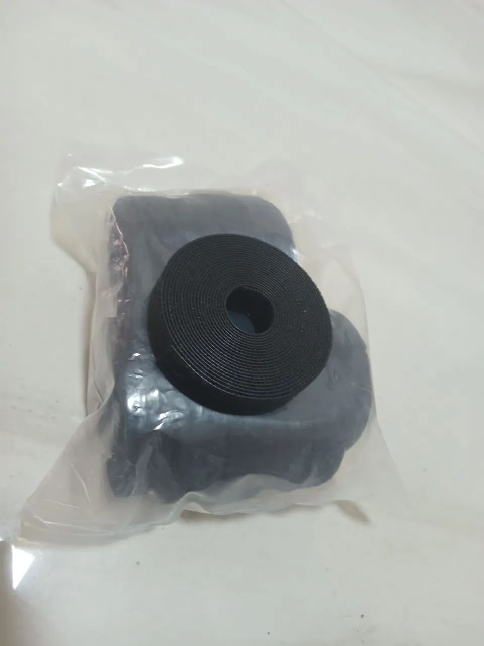 Fita adesiva velcro para organização de cabos - 16mm x 3 metros - Foto 4