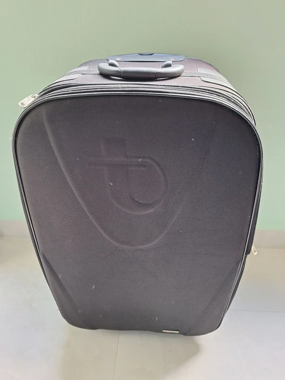 Mala de Viagem Preta grande 32kg rodinha