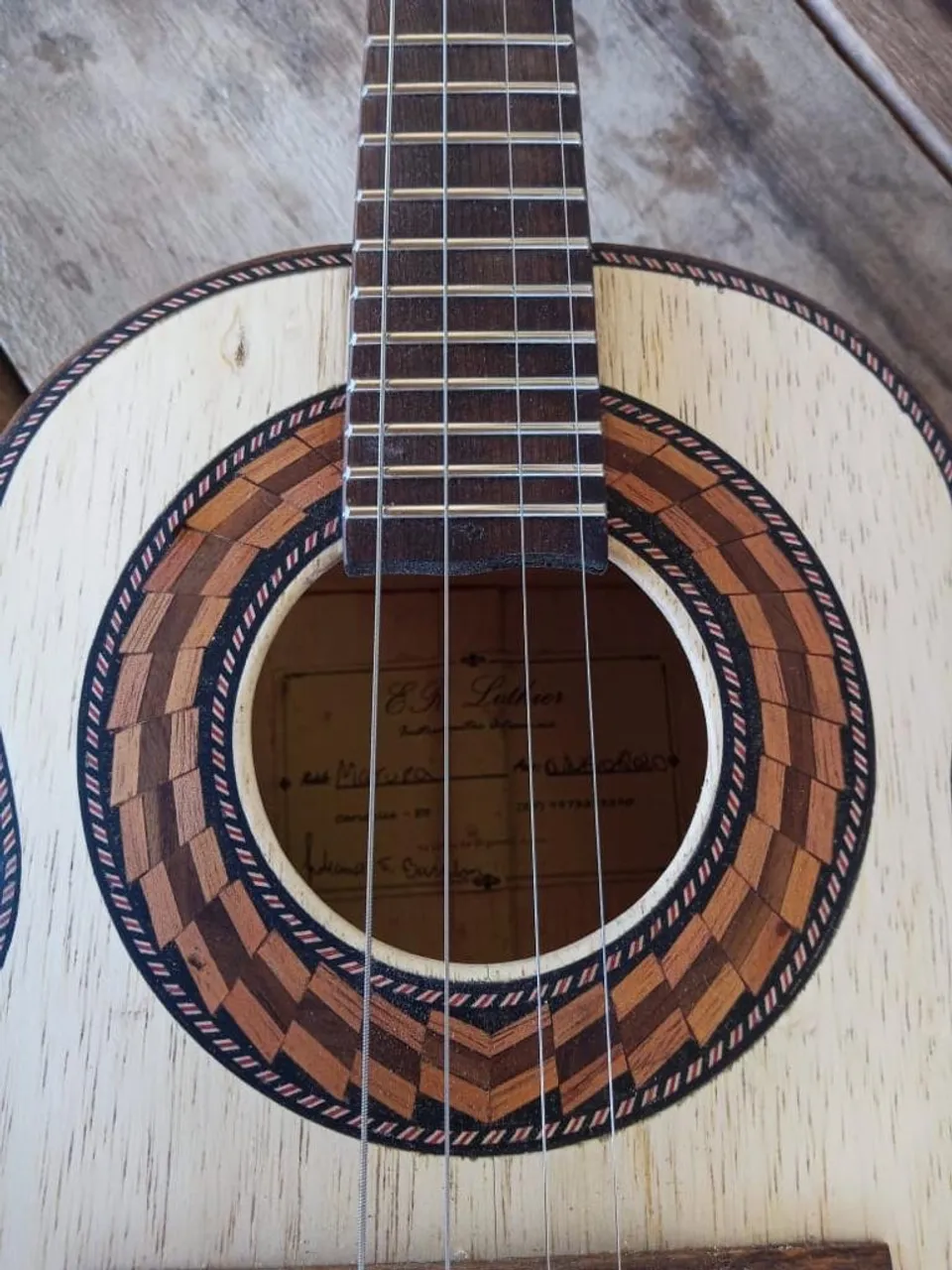 Cavaquinho Artesanal de Madeira