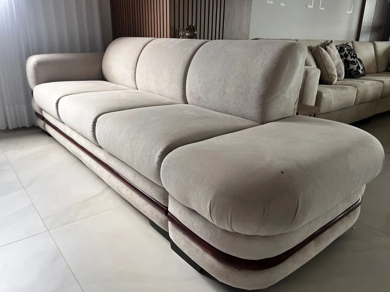 Sofá de Canto - 4 lugares - Design Moderno e Conforto - Foto 4