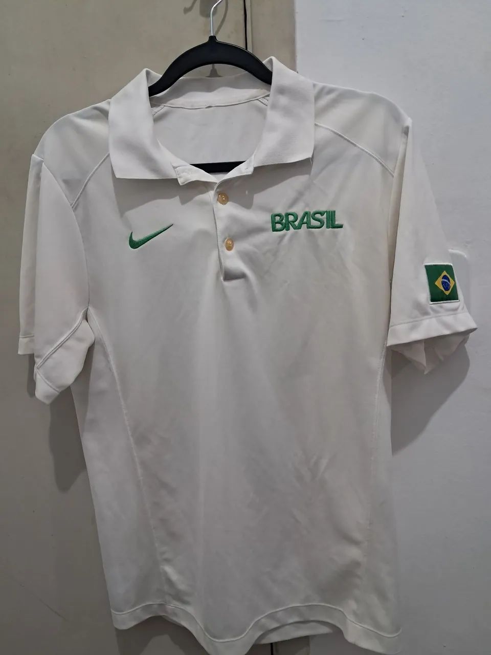 Blusa da Nike. Tamanho M.48cm de Largura;73 cm de Comprimento. 