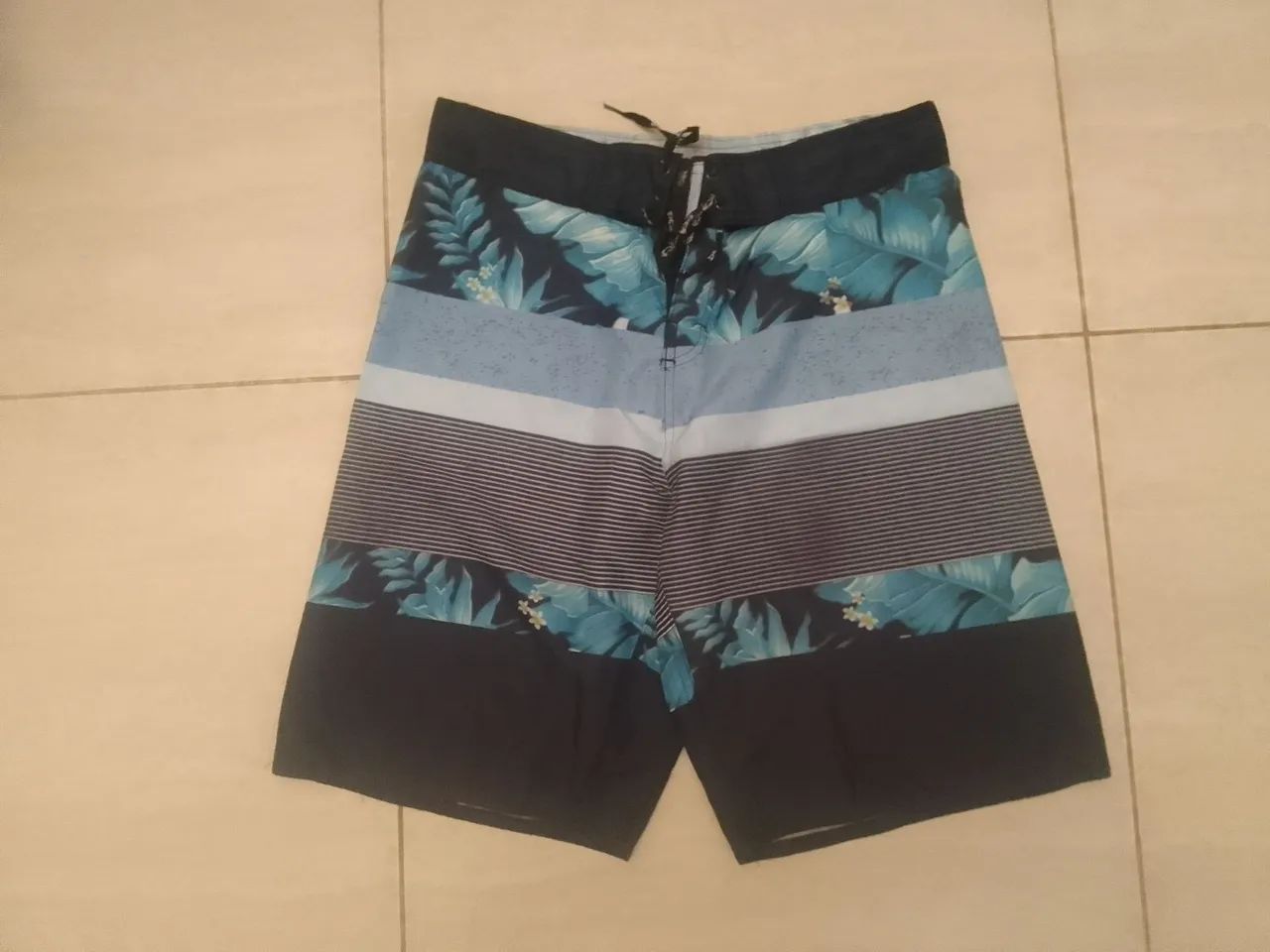Bermuda nr 40 cada 30 reais 