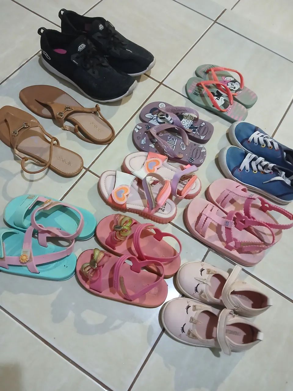 Lote de Sapatos Infantis - Diversos Tamanhos e Estilos - Ótimo Preço!