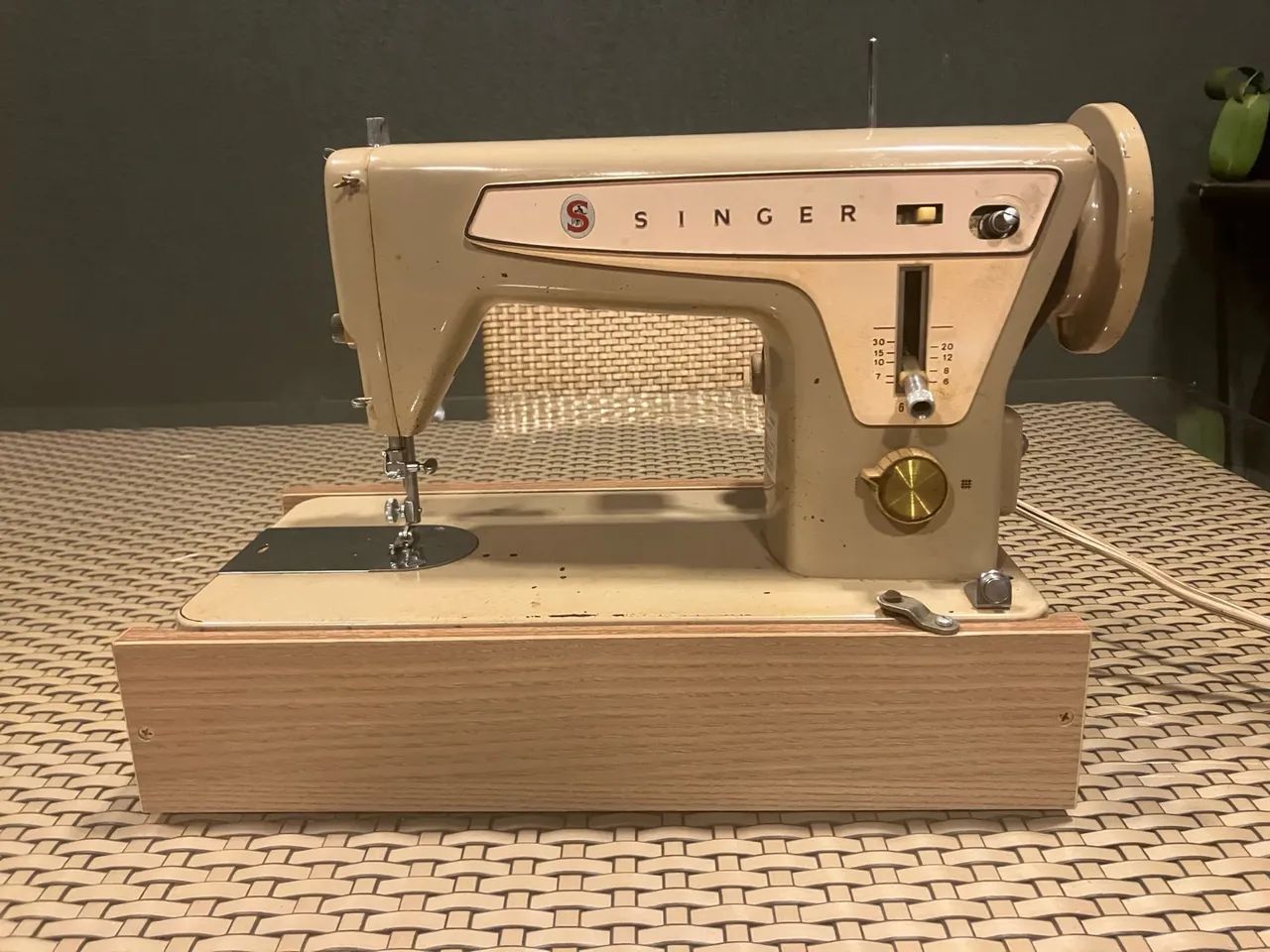 Máquina de Costura Singer Antiga - Foto 3