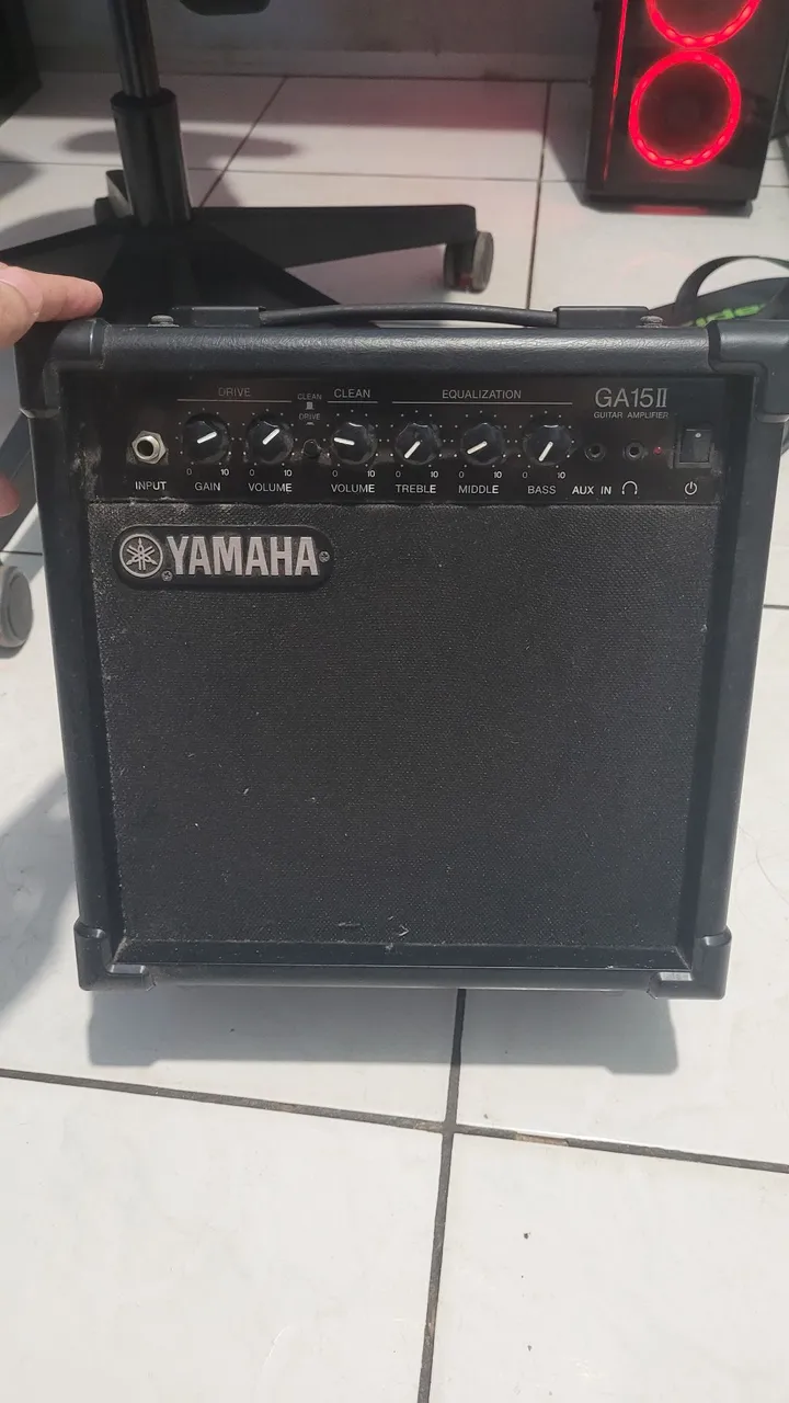 Amplificador de Guitarra Yamaha GA15II