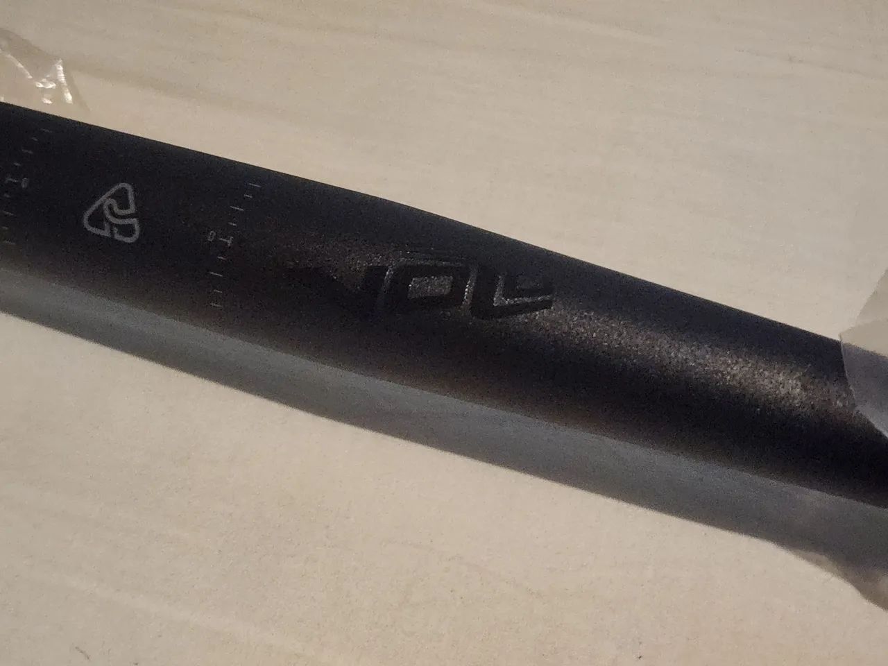 Guidão ITM Volo 760mm com manopla trava de suspensão Rock Shox Twistlock  - Foto 3