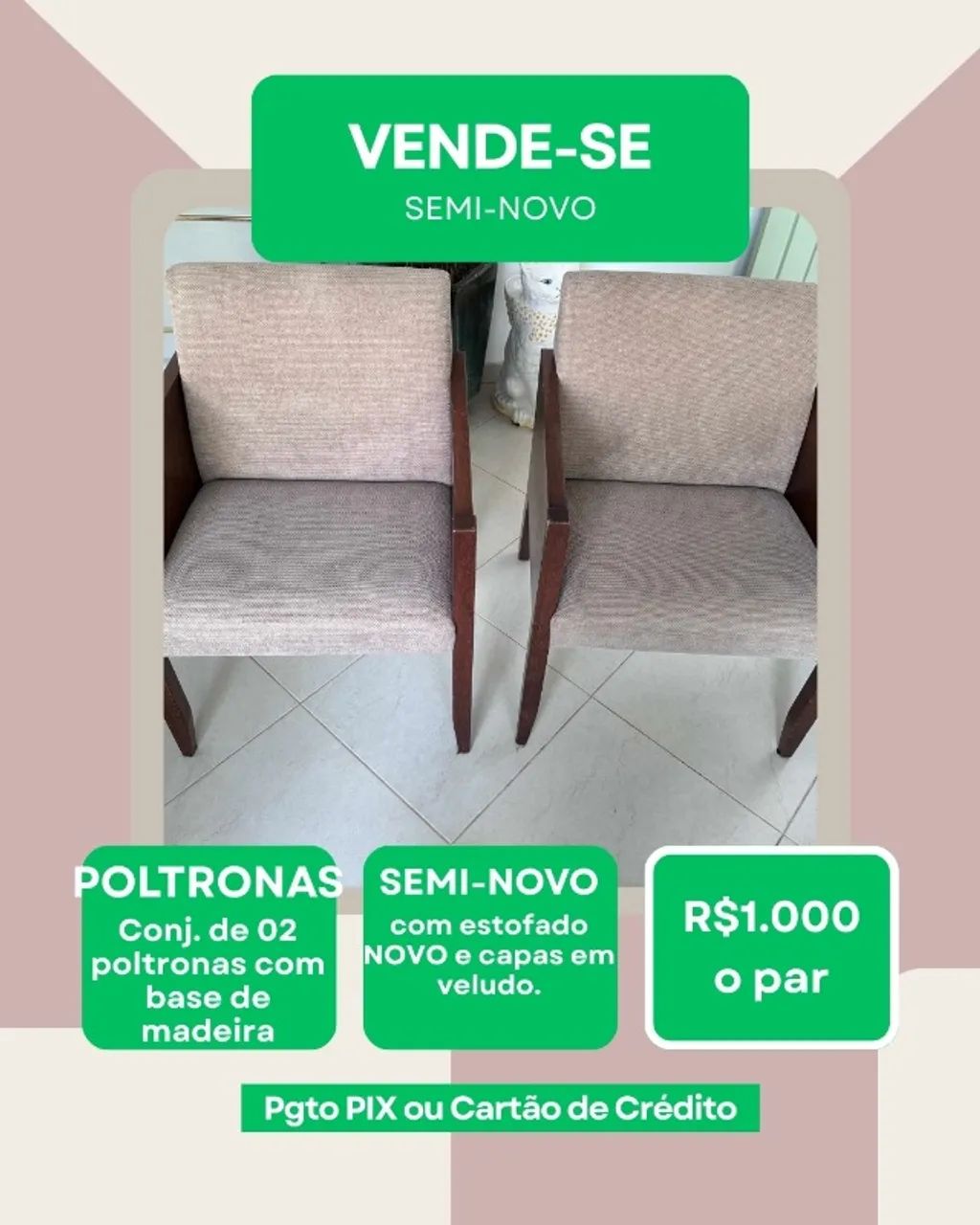 Par de poltronas com base em madeira e capas em veludo