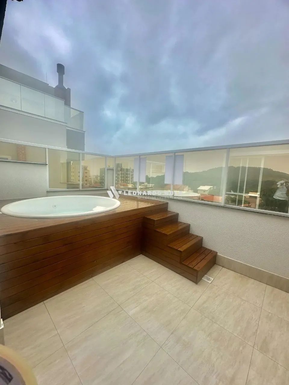 Sofisticada cobertura duplex 3 dormitórios sendo 1 suite a 250m do mar em Praia Grande - G - Foto 2