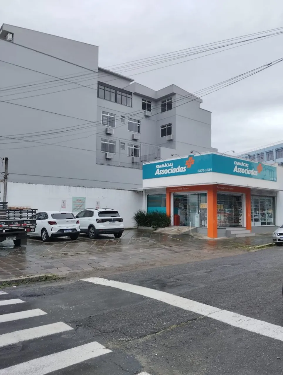 Vendo farmácia em Porto Alegre na avenida Assis Brasil 1672