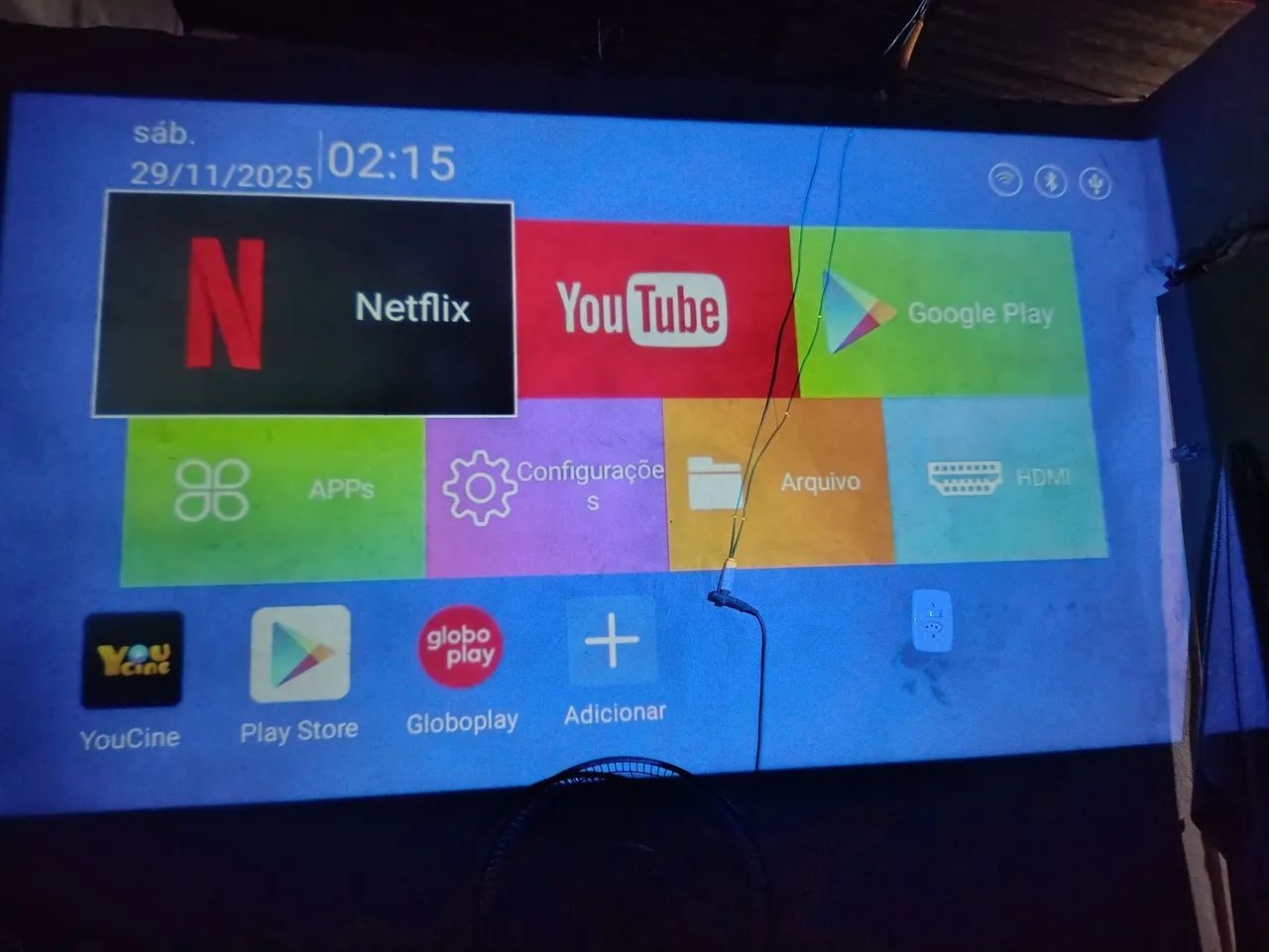 Projetor de imagem pegando normal 1 mês de uso. - Foto 2