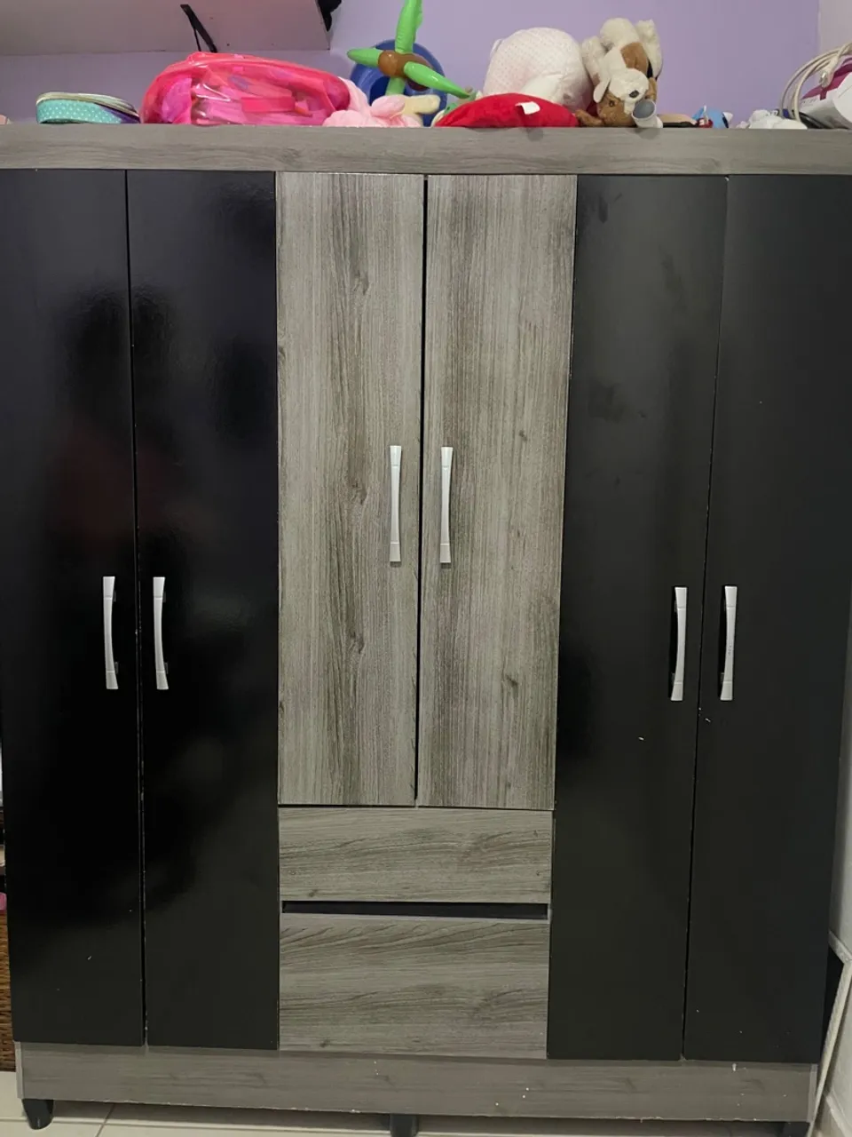 Guarda-Roupa 6 Portas com Design Moderno