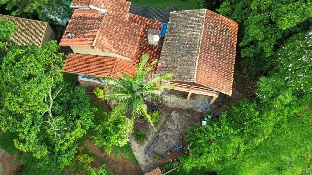 Duas casas de Tijolo à vista em um terreno de 1200m² na Hípica