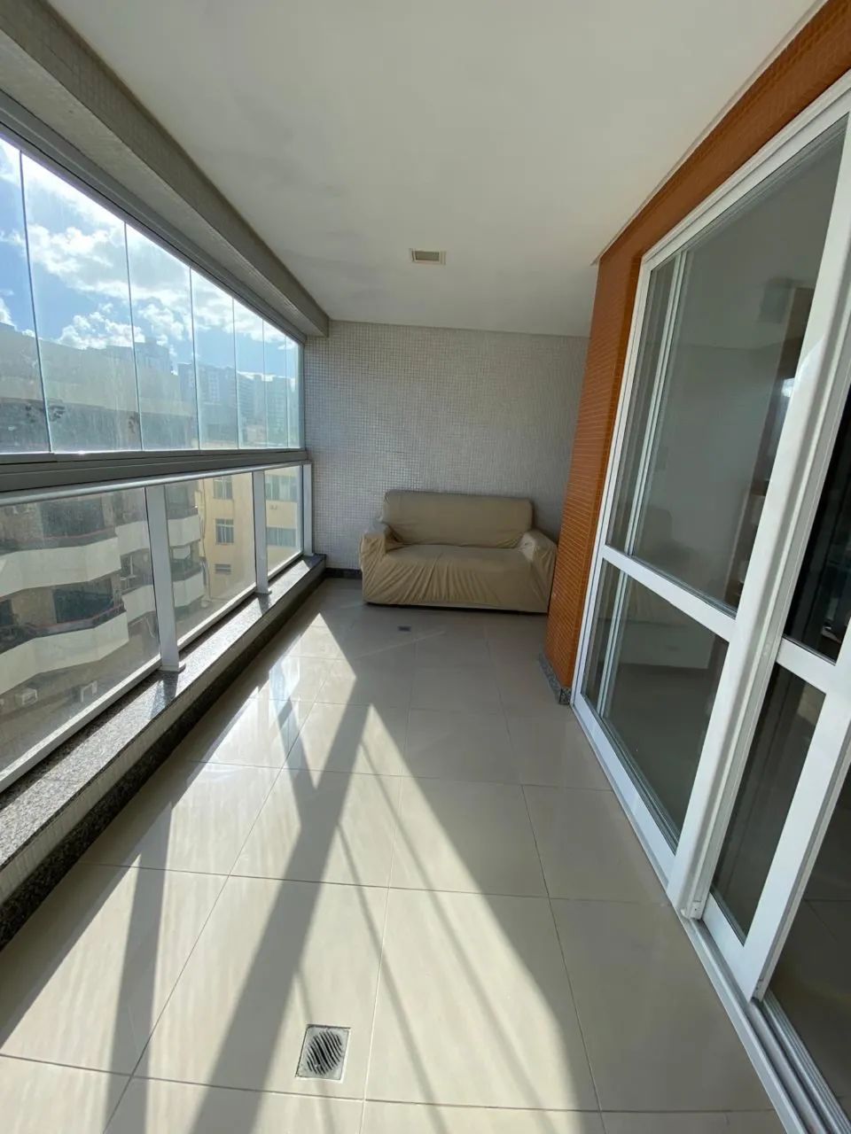 Pituba Orla 1/4 Mobiliado Varandão Goumert Vista Mar Cinematográfica  - Foto 12