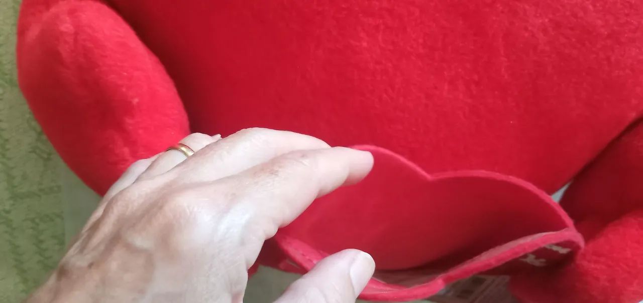 Coração pelúcia com porta retrato  - Foto 3