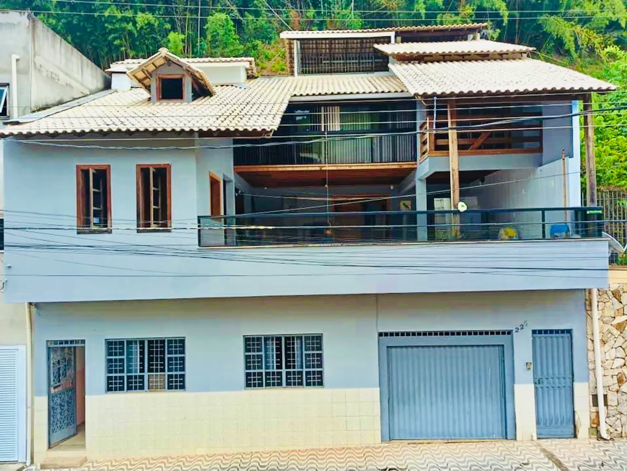 Duas Casas no Mesmo Terreno, Próximas à Universidade - Alegre-ES