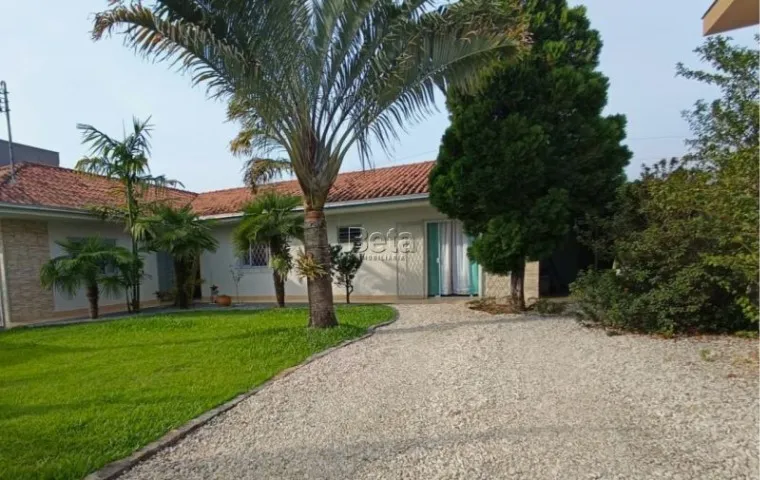 Casa no São Luiz, Jaraguá do Sul com 4 Quartos, Piscina + Sala comercial