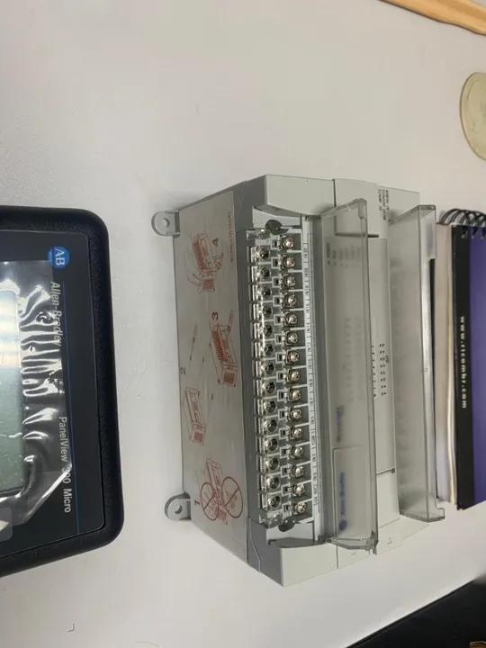 CLP + IHM Allen Bradley Micrologix 1200 e Panelview 300 Micro Novos sem uso