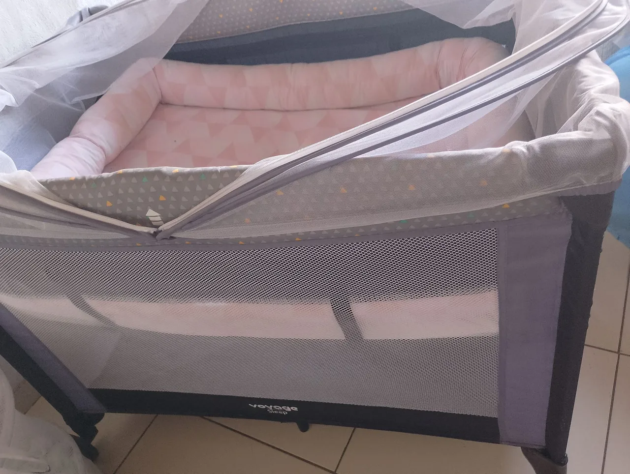 Berço portátil com mosquiteiro Voyage