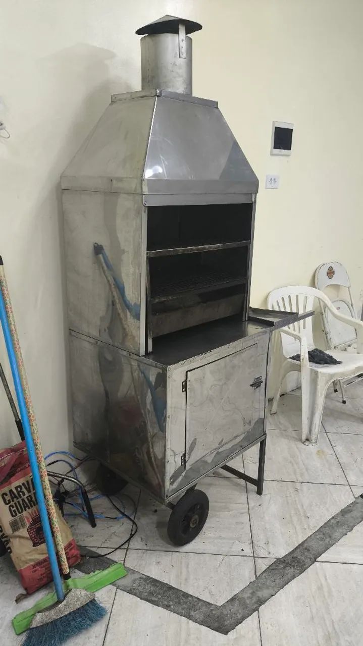 Churrasqueira Industrial em Aço Inox