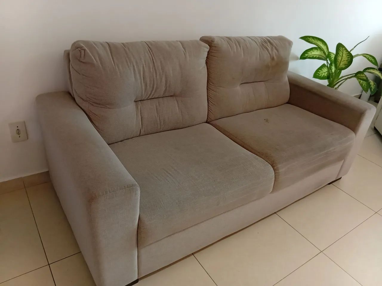 Sof á em linho três lugares  - Foto 2