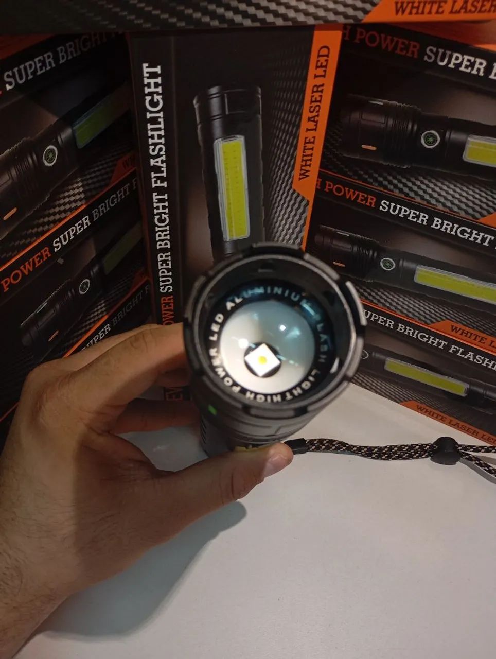 Lanterna Recarregável Trevo High Power Super Bright Flashlight - LED Branco - Foto 5