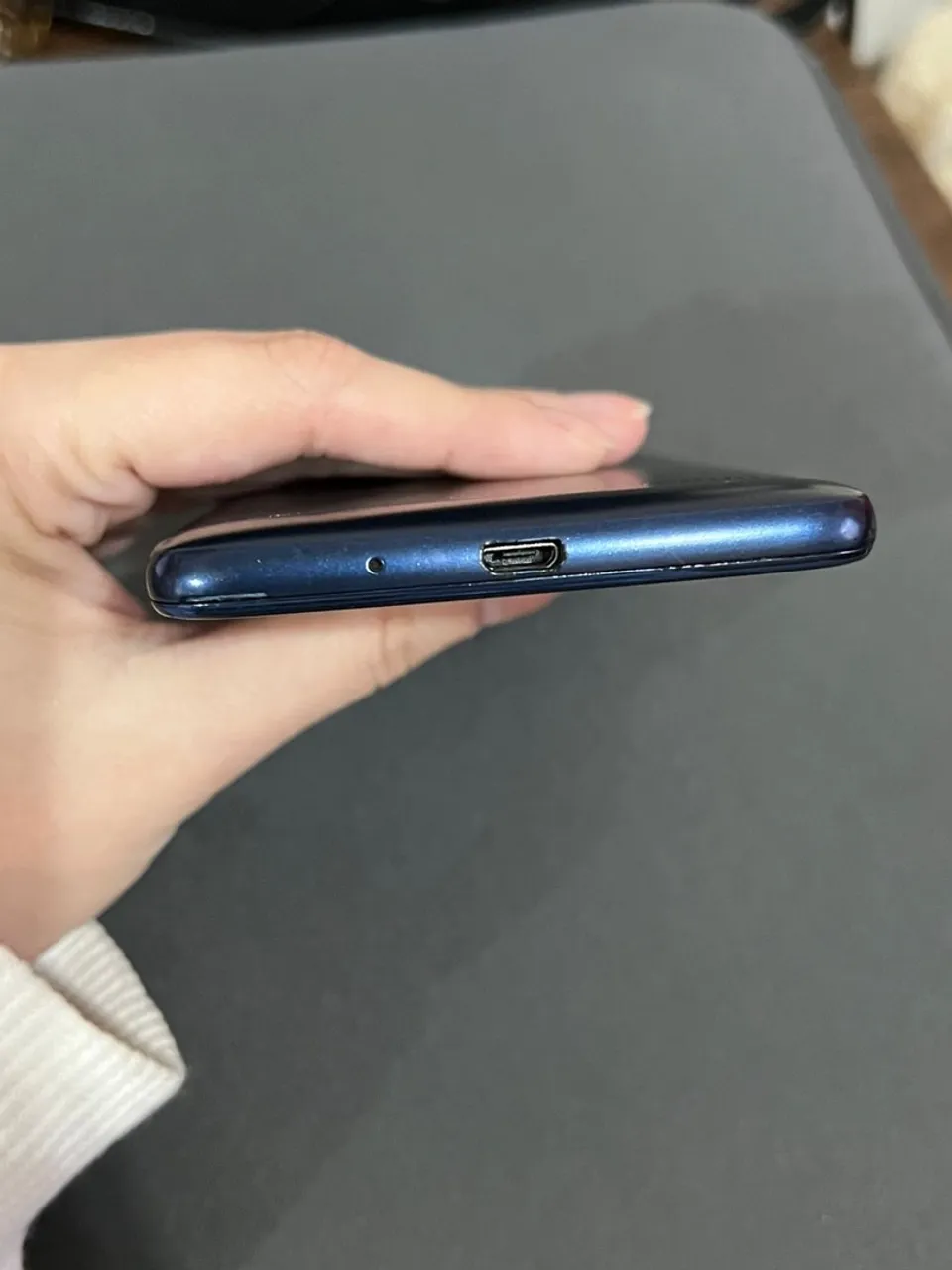 Moto E(4) 300,00 azul
