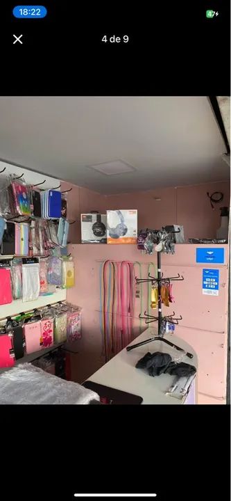 Banca para comércio com luz ao lado de mercado - Foto 2