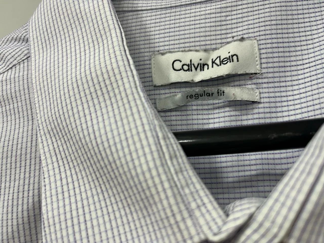 Camisa Calvin Klein cinza tamanho 17 1/2 - Foto 3
