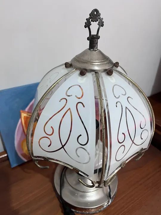 Abajur antigo de porcelana e vidro. - Foto 5
