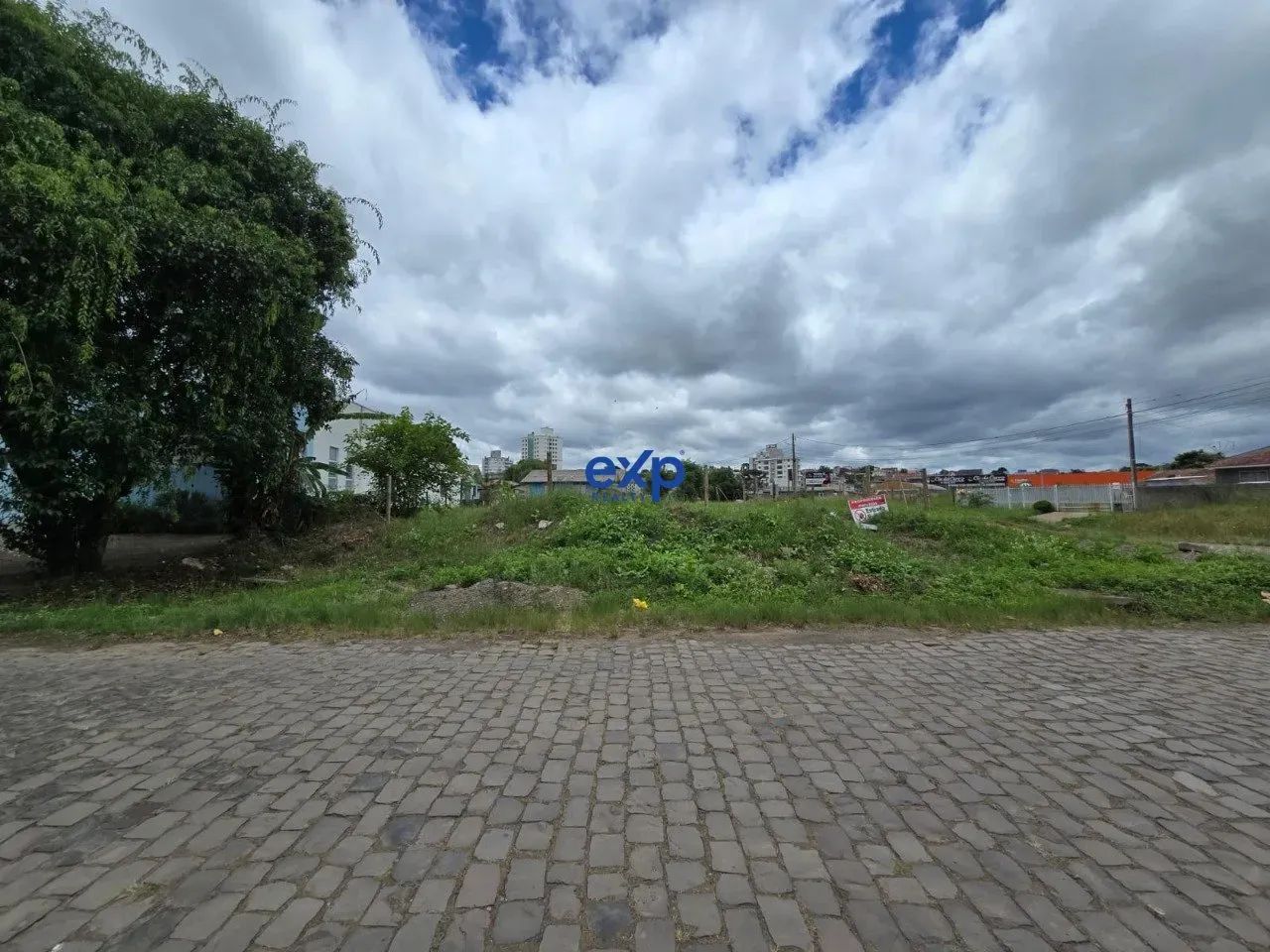 TERRENO DE ESQUINA, 864m² Bairro Sagrado Coração de Jesus, Lages/SC