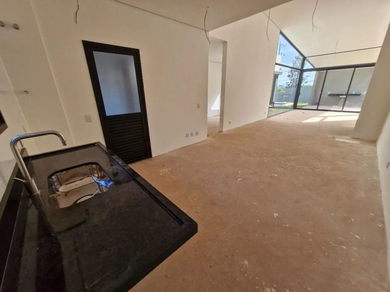 CASA TÉRREA, 3 QUARTOS/SUÍTES, GRANJA VIANA, PRÓXIMO AO COMÉRCIO. - Foto 4