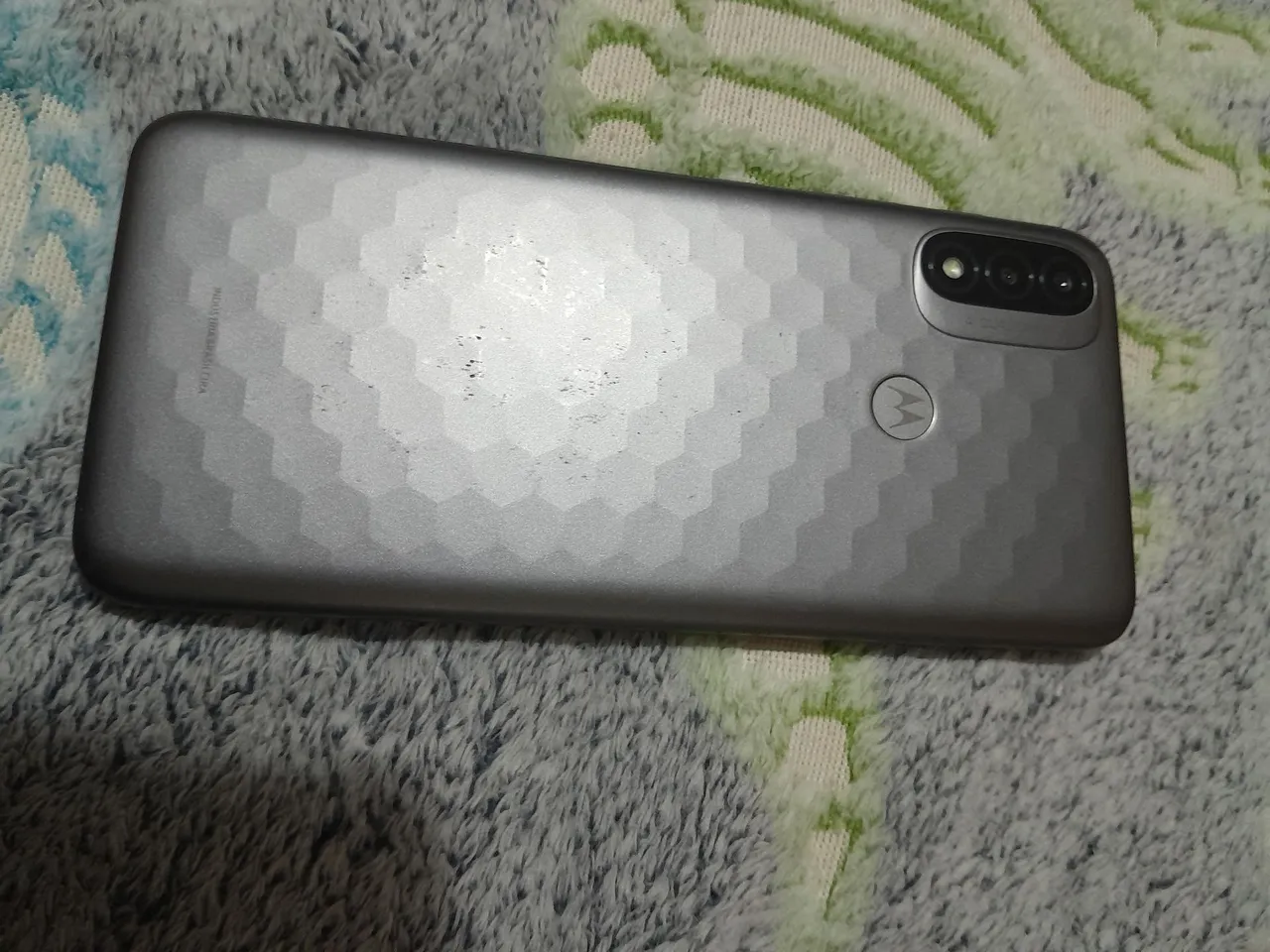 Celular Moto e20