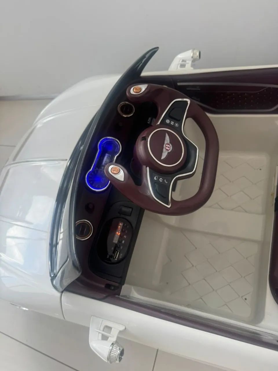 Carrinho elétrico infantil Bentley EXP12 12V - Foto 5