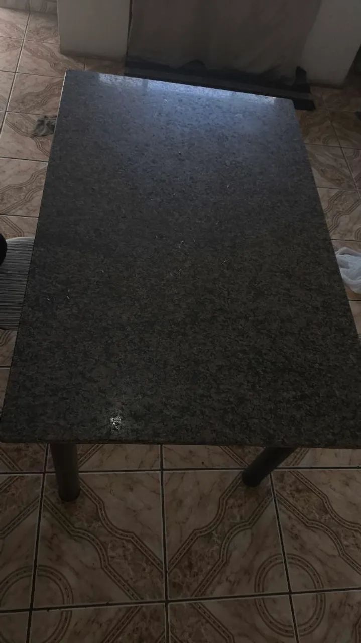 Mesa para quatro lugares