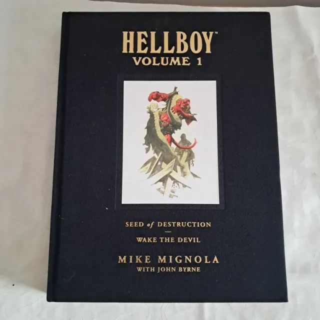Hellboy Library Volume 1 - Dark Horse Comics