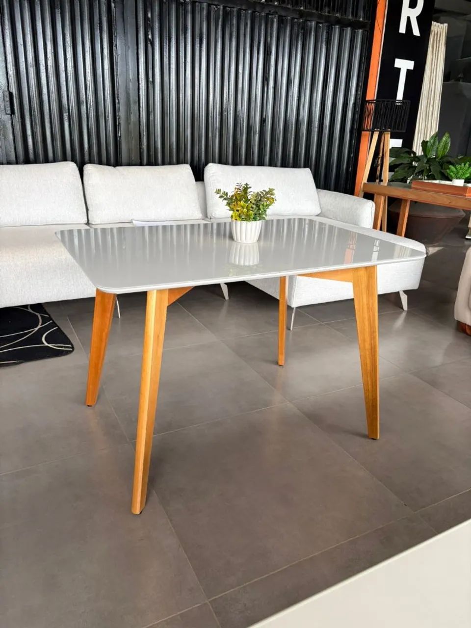Mesa Anne com 4 cadeiras JK - Nova  - Foto 5