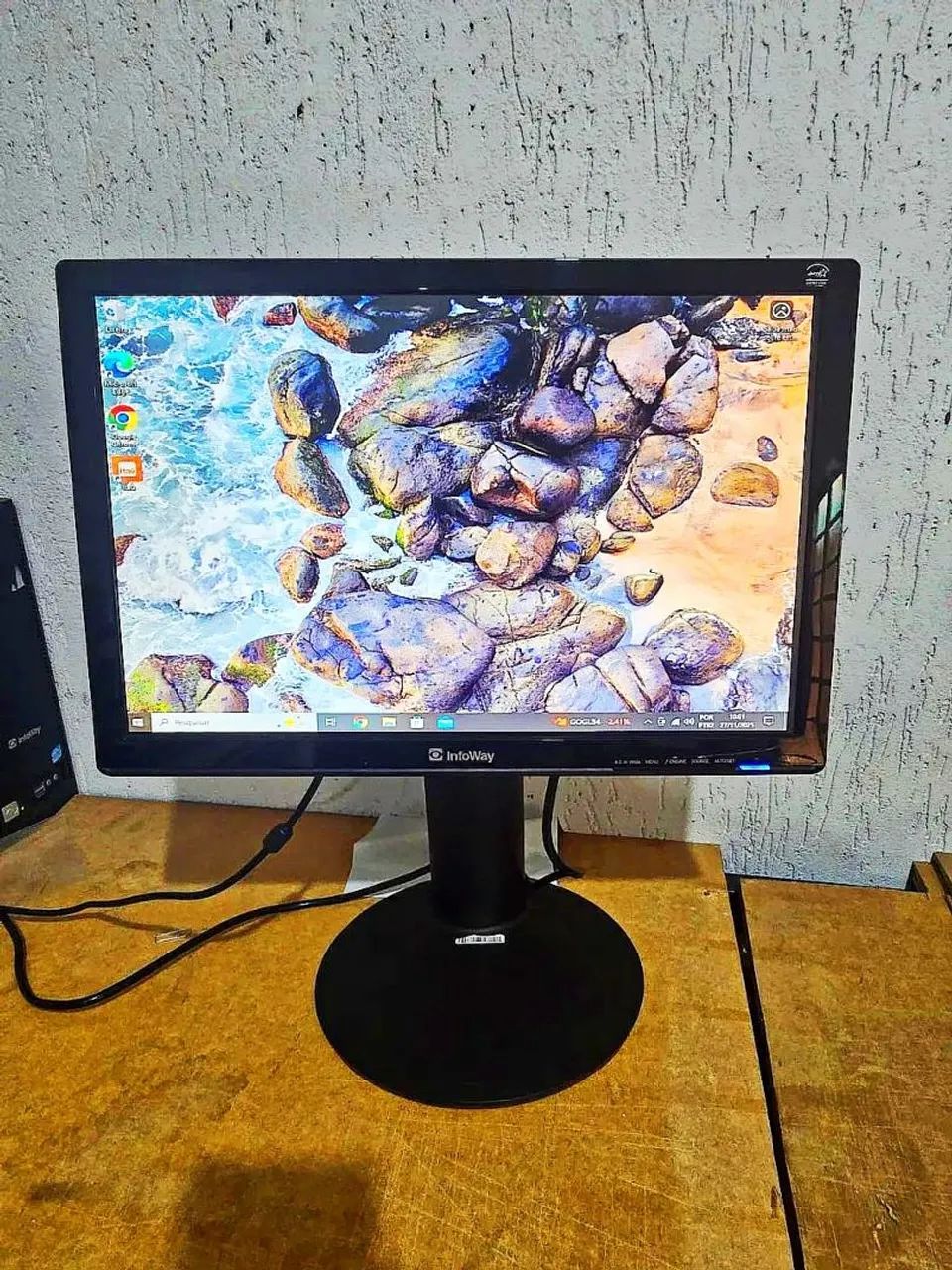 Monitor 19 POLEGADAS + Cabos