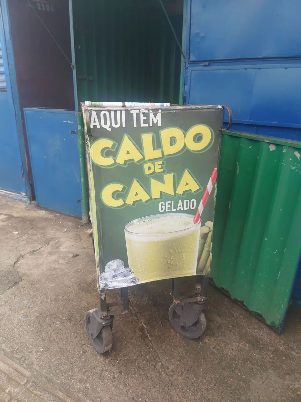 Maquina caldo de cana com carrinho. - Foto 6