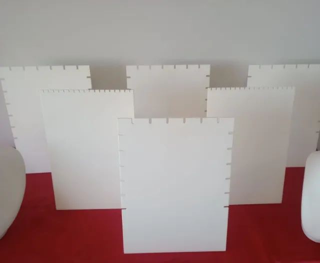 Expositor e busto para colar