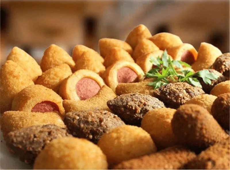 Salgadinhos + refrigerante Antártica (Combo de Carnaval)