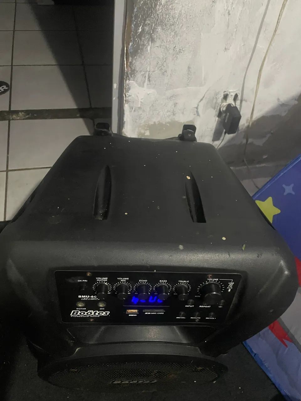 Caixa de som amplificada bootes