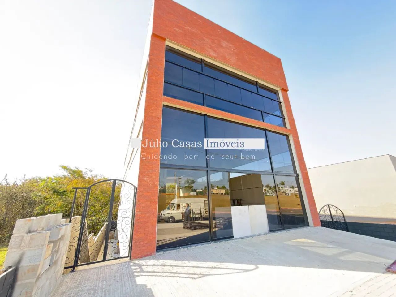 Galpão comercial novo para venda e aluguel